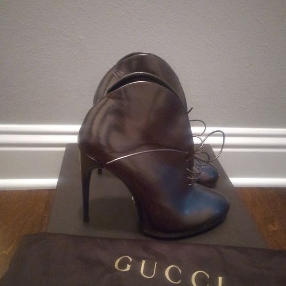 Heels - Picture 2 of 7